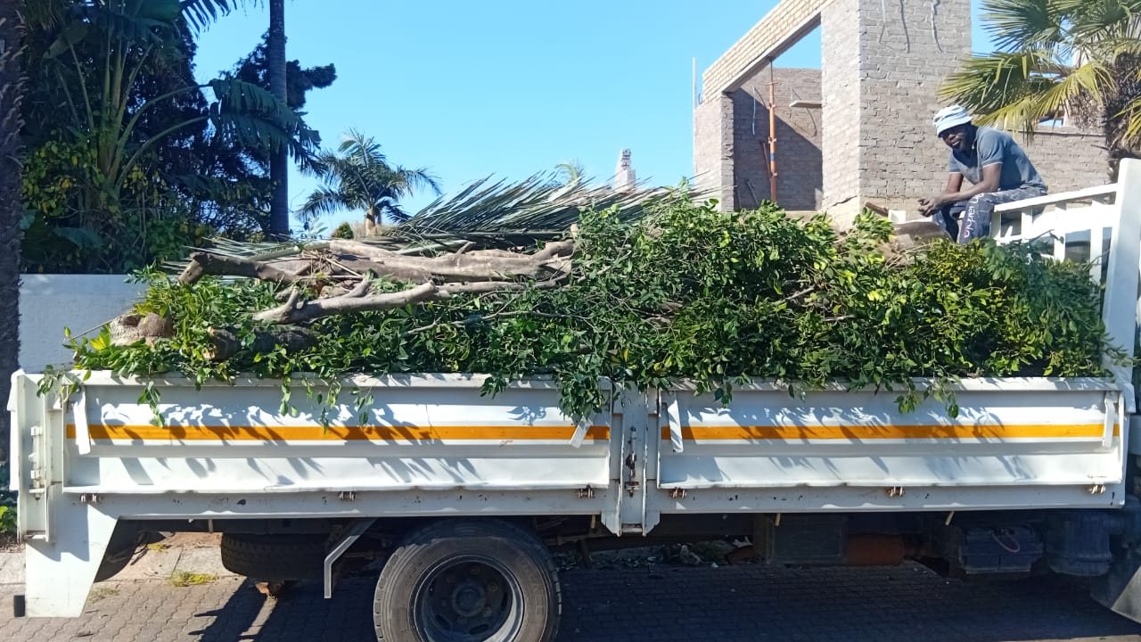 Truck loaded for general removal